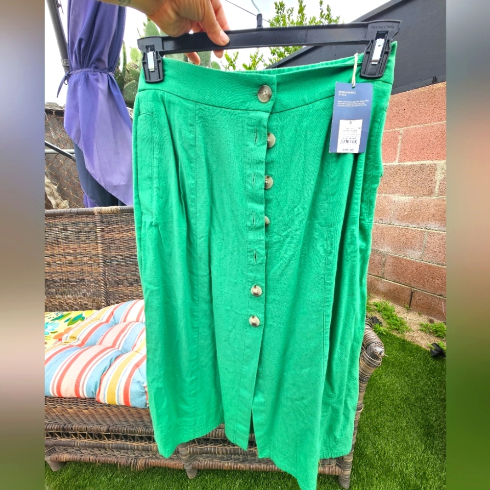 Green skirt